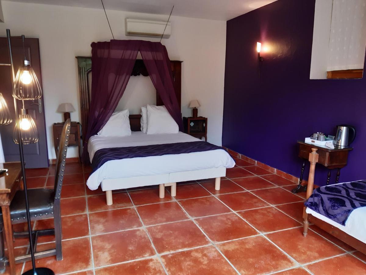 Bed and Breakfast Logis Domaine De Peyrolade Daux Exterior foto