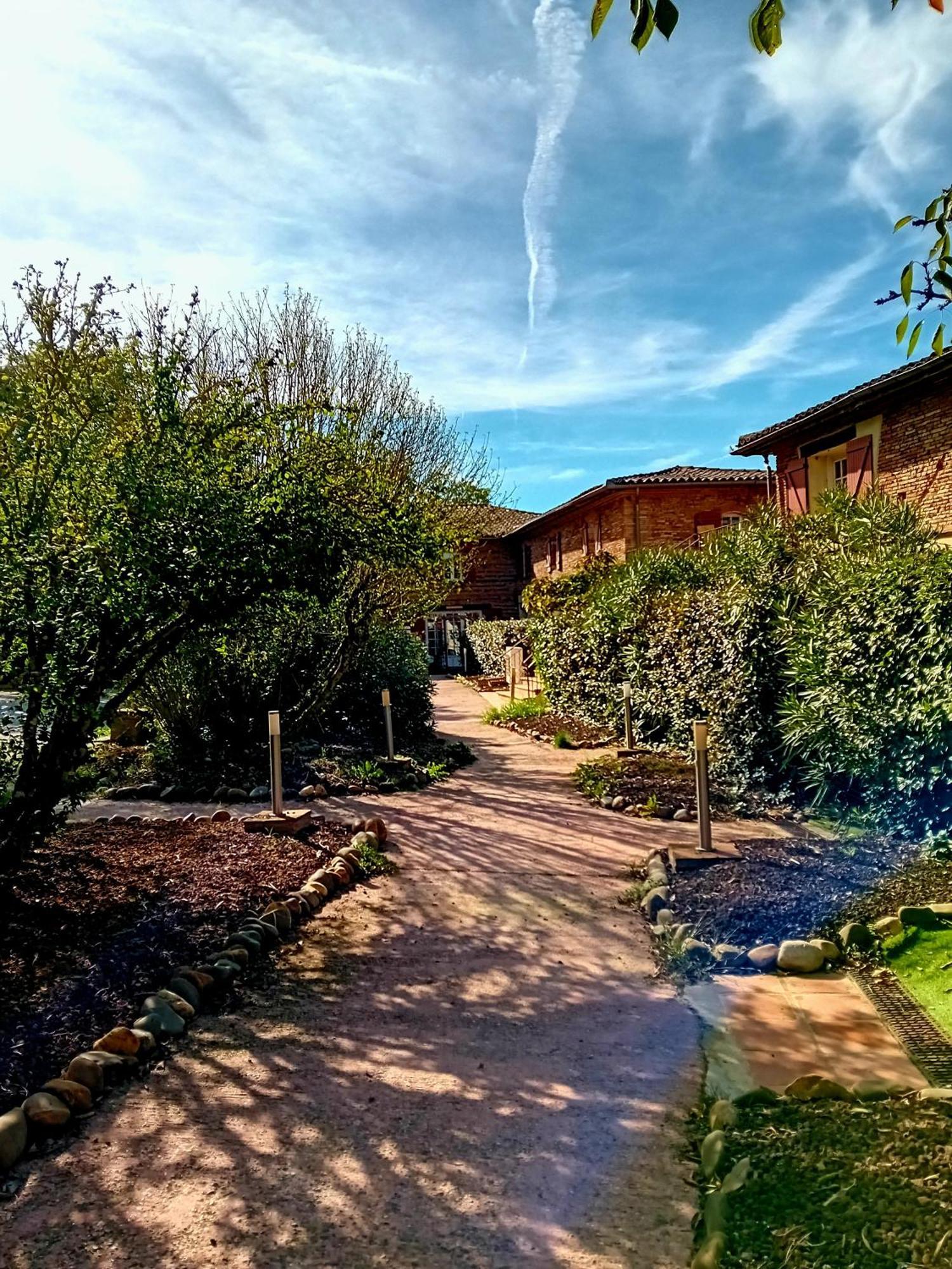 Bed and Breakfast Logis Domaine De Peyrolade Daux Exterior foto